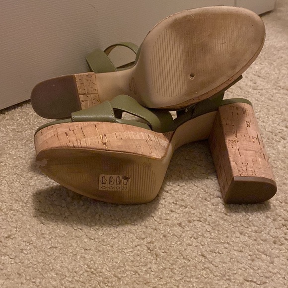 Michael Kors platform heels - Picture 3 of 6